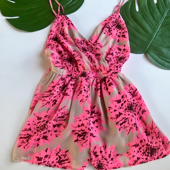 Jun & Ivy Dresses & Skirts - Pink abstract Jun&Ivy medium floral romper